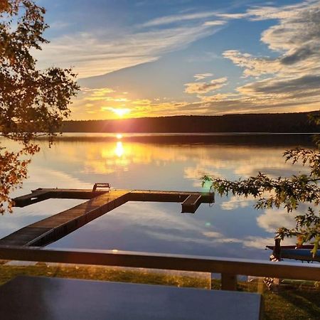 Auberge Et Chalets Sur Le Lac Lac-Mégantic エクステリア 写真