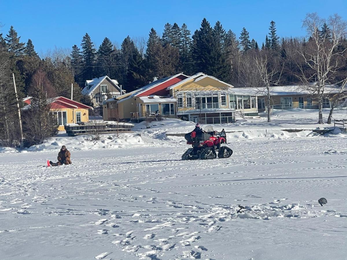 Auberge Et Chalets Sur Le Lac Lac-Mégantic エクステリア 写真