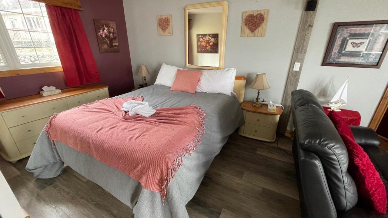 Auberge Et Chalets Sur Le Lac Lac-Mégantic エクステリア 写真