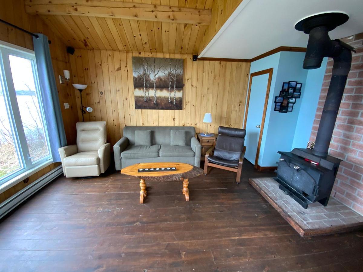 Auberge Et Chalets Sur Le Lac Lac-Mégantic エクステリア 写真