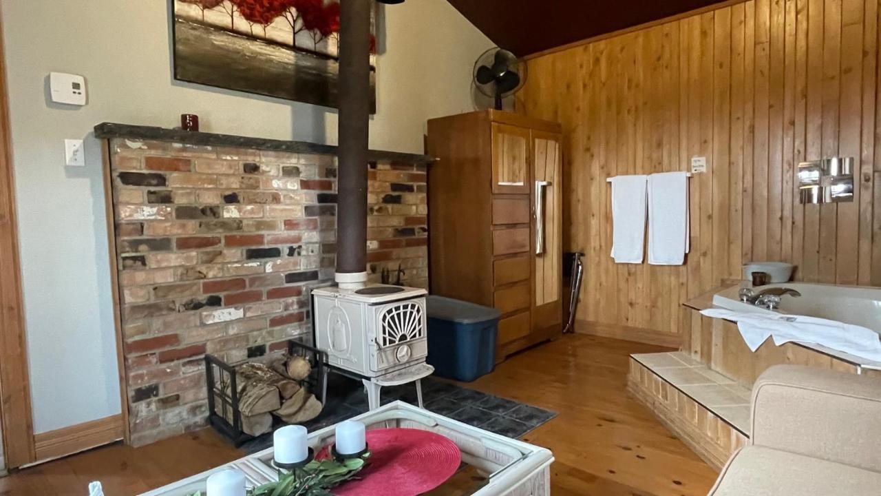 Auberge Et Chalets Sur Le Lac Lac-Mégantic エクステリア 写真