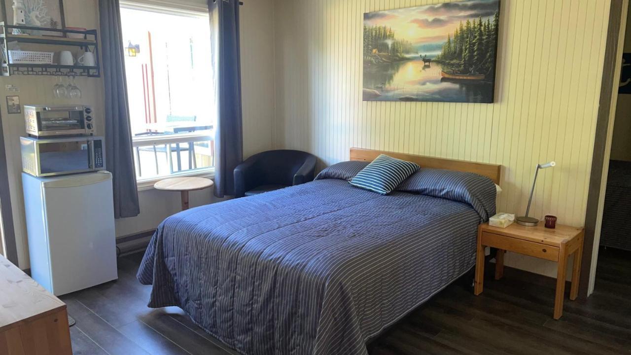 Auberge Et Chalets Sur Le Lac Lac-Mégantic エクステリア 写真