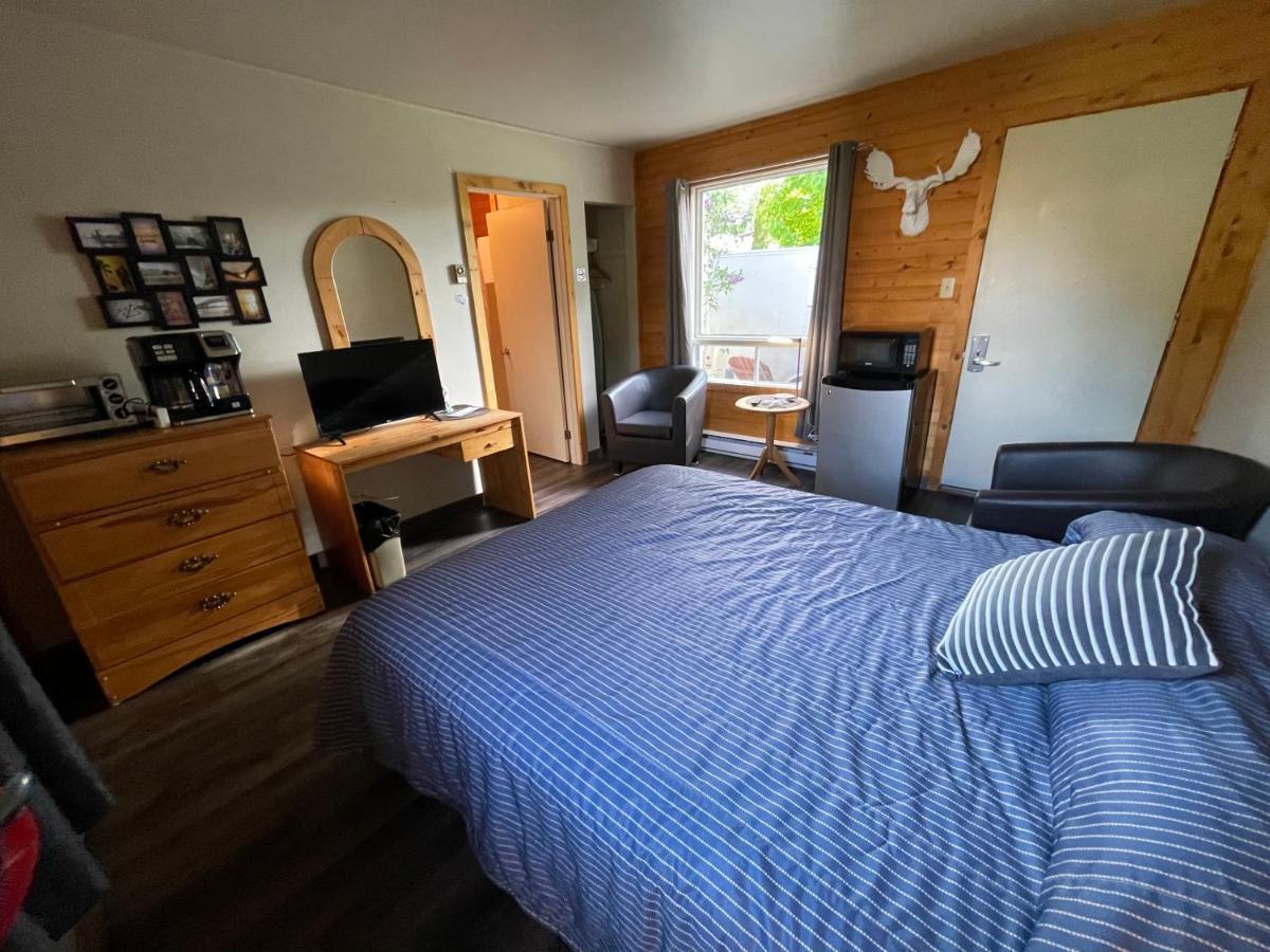 Auberge Et Chalets Sur Le Lac Lac-Mégantic エクステリア 写真