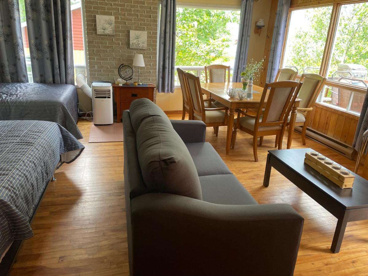 Auberge Et Chalets Sur Le Lac Lac-Mégantic エクステリア 写真