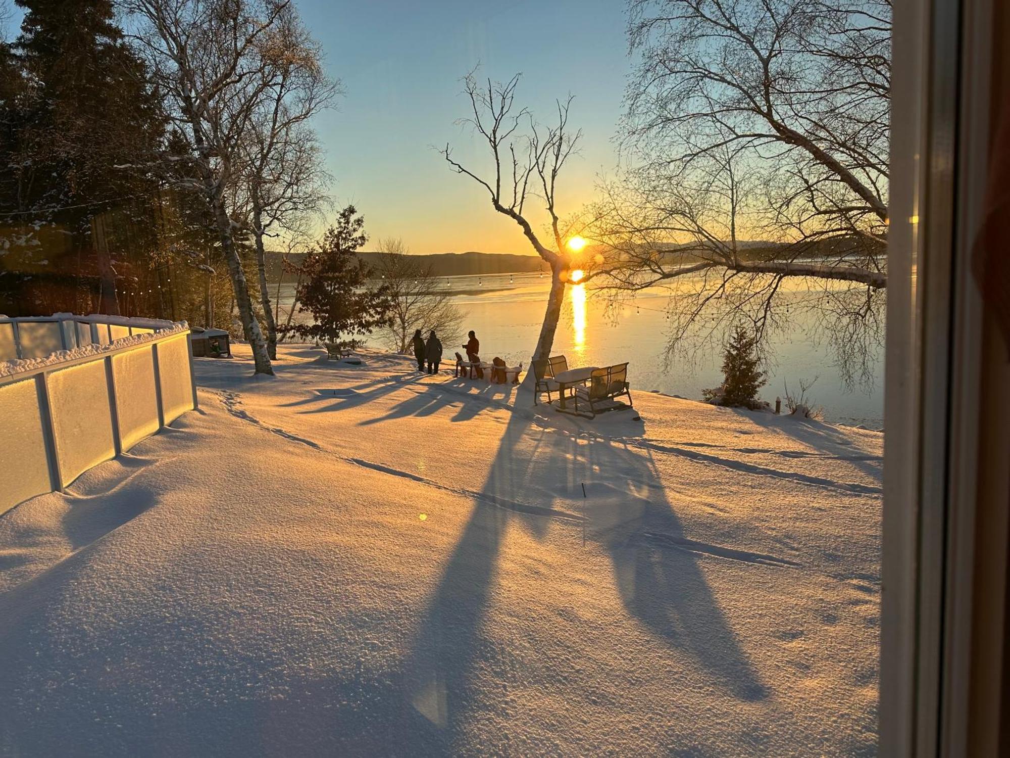 Auberge Et Chalets Sur Le Lac Lac-Mégantic エクステリア 写真