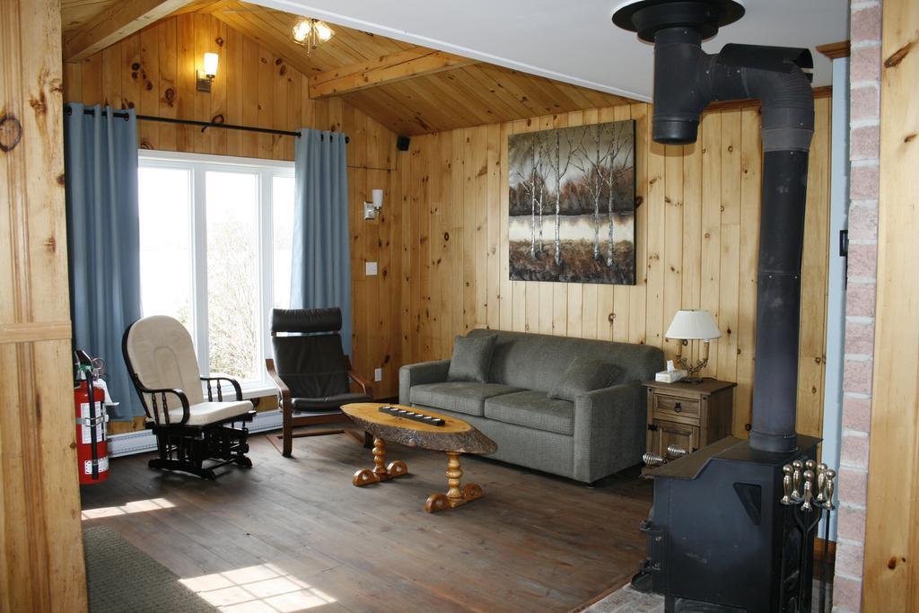 Auberge Et Chalets Sur Le Lac Lac-Mégantic エクステリア 写真