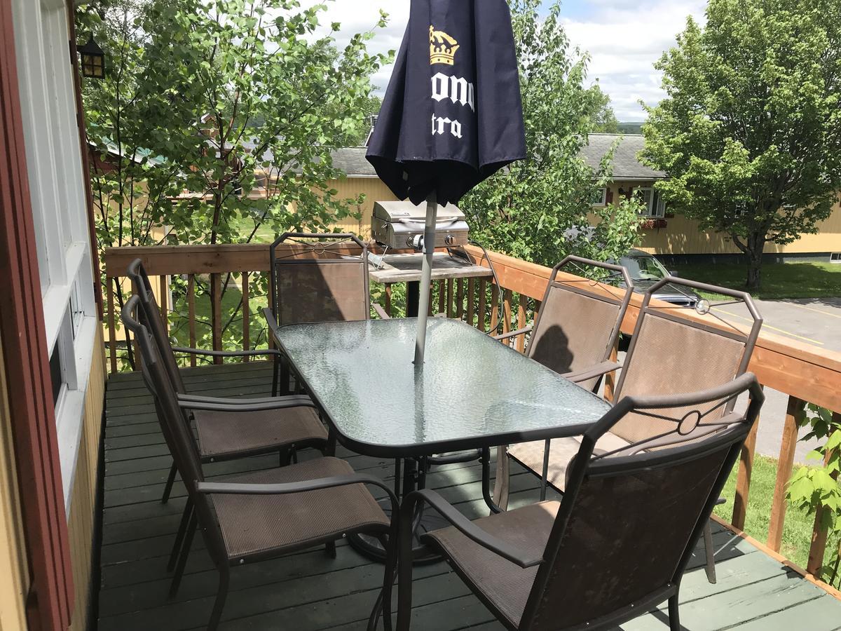 Auberge Et Chalets Sur Le Lac Lac-Mégantic エクステリア 写真