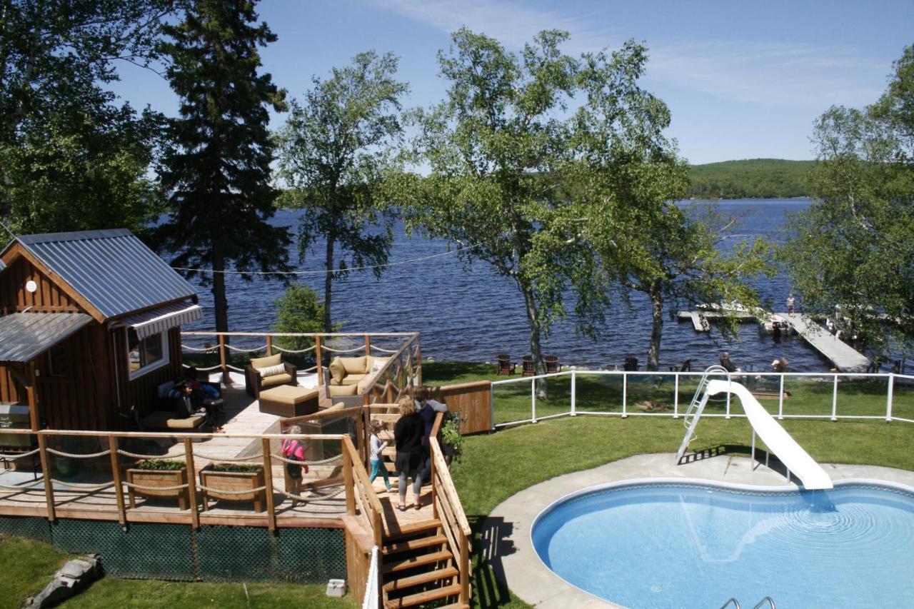 Auberge Et Chalets Sur Le Lac Lac-Mégantic エクステリア 写真