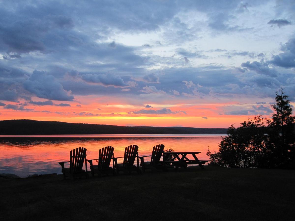 Auberge Et Chalets Sur Le Lac Lac-Mégantic エクステリア 写真